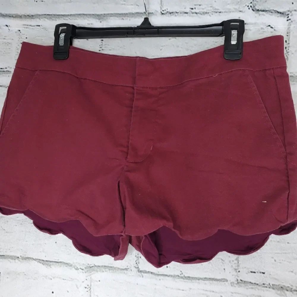 Harper maroon scalloped shorts size large Stretchy